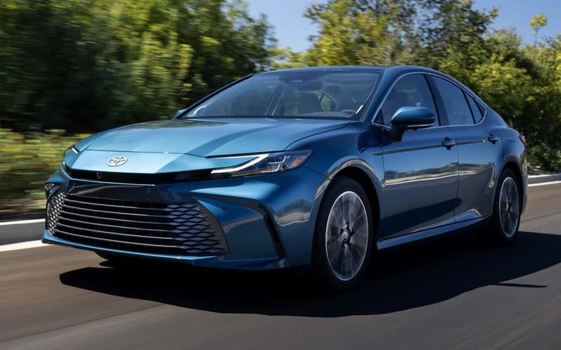 قیمت نهایی تویوتا کمری هیبرید ویژه جانبازان-اسفند ماه 1403