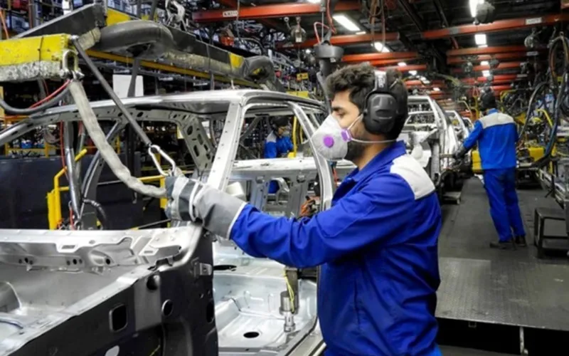  توقف عرضه خودرو ایران‌خودرو: واکنش تند وزارت صمت به اقدام غیرقانونی- خرداد 1404