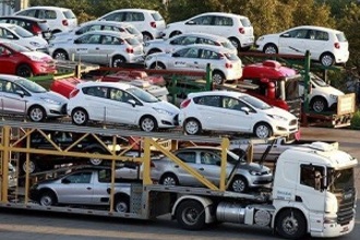 بررسی بازار خودروهای خارجی در ایران و تأثیر آن بر بازار داخلی
