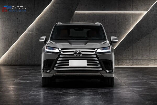 نمای جلو لکسوس LX 600 مدل ۲۰۲۵ با جلوپنجره بزرگ و چراغ‌های LED