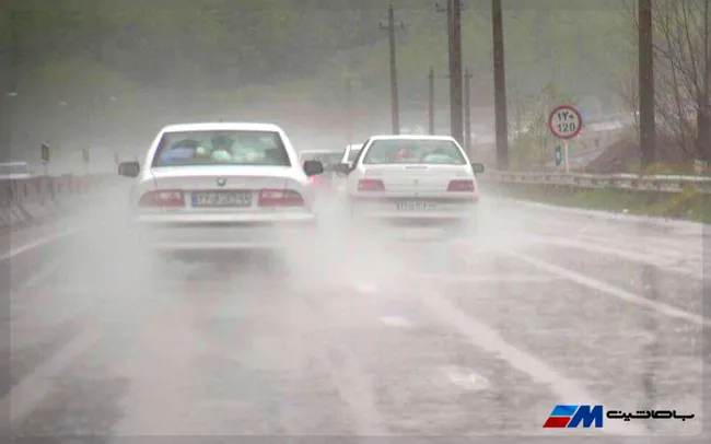 رانندگی در روز بارانی