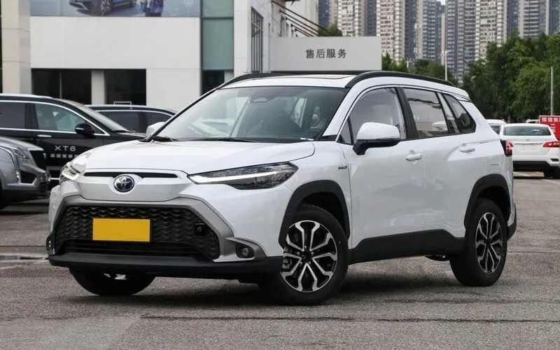 فروش تویوتا کرولا کراس و فرانتلندر ۲۰۲۵: ثبت‌نام بدون حساب وکالتی از ۱ بهمن ۱۴۰۴